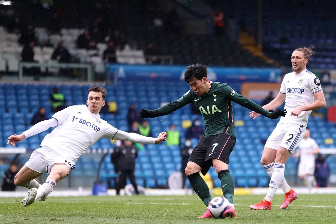 5 لاعبين يتألقون في الدوري الألماني 2023-2024من كين إلى فوفانا